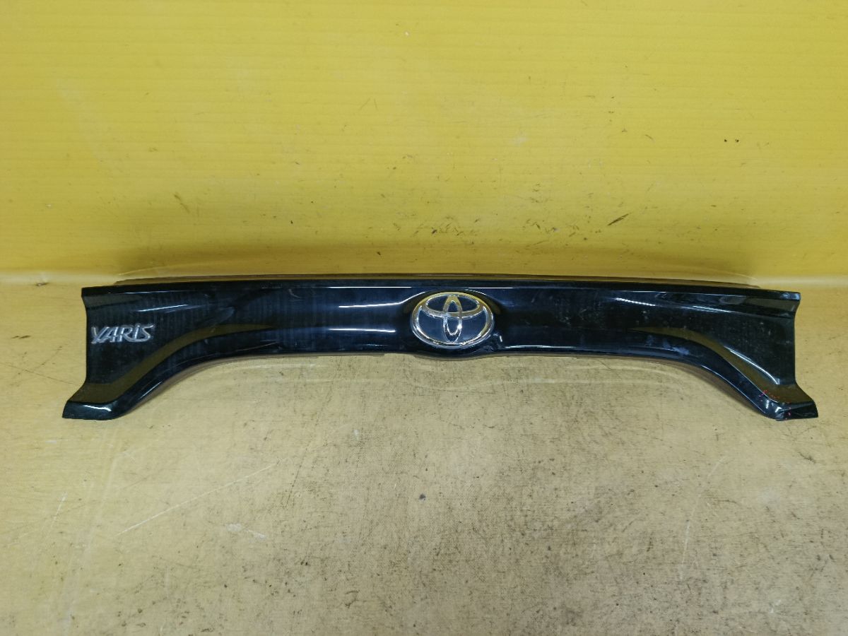 Спойлер 76801-52630, 76801-52630 на Toyota Yaris KSP210 Фото 1
