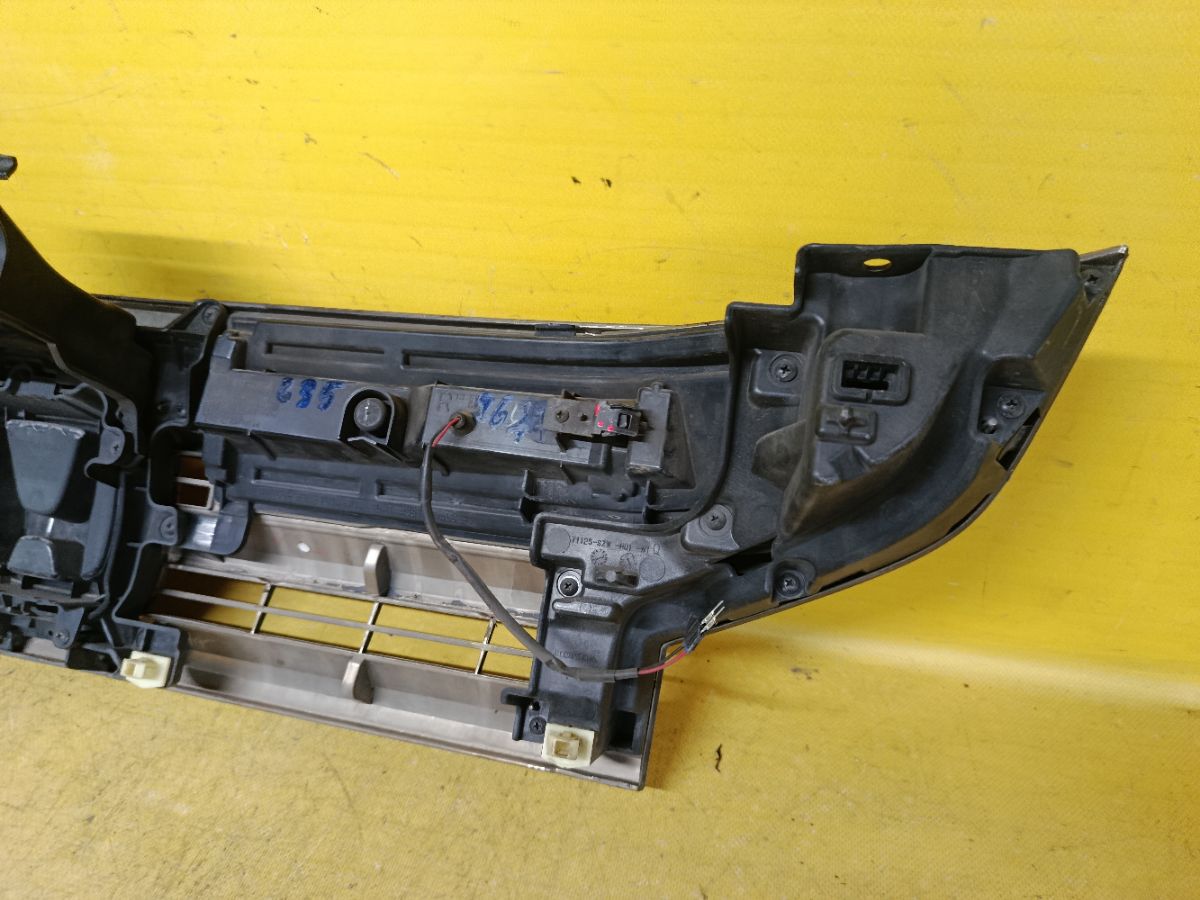 Решетка радиатора 71150-SZW-Z01-M1 на Honda Stepwgn RK5 Фото 6