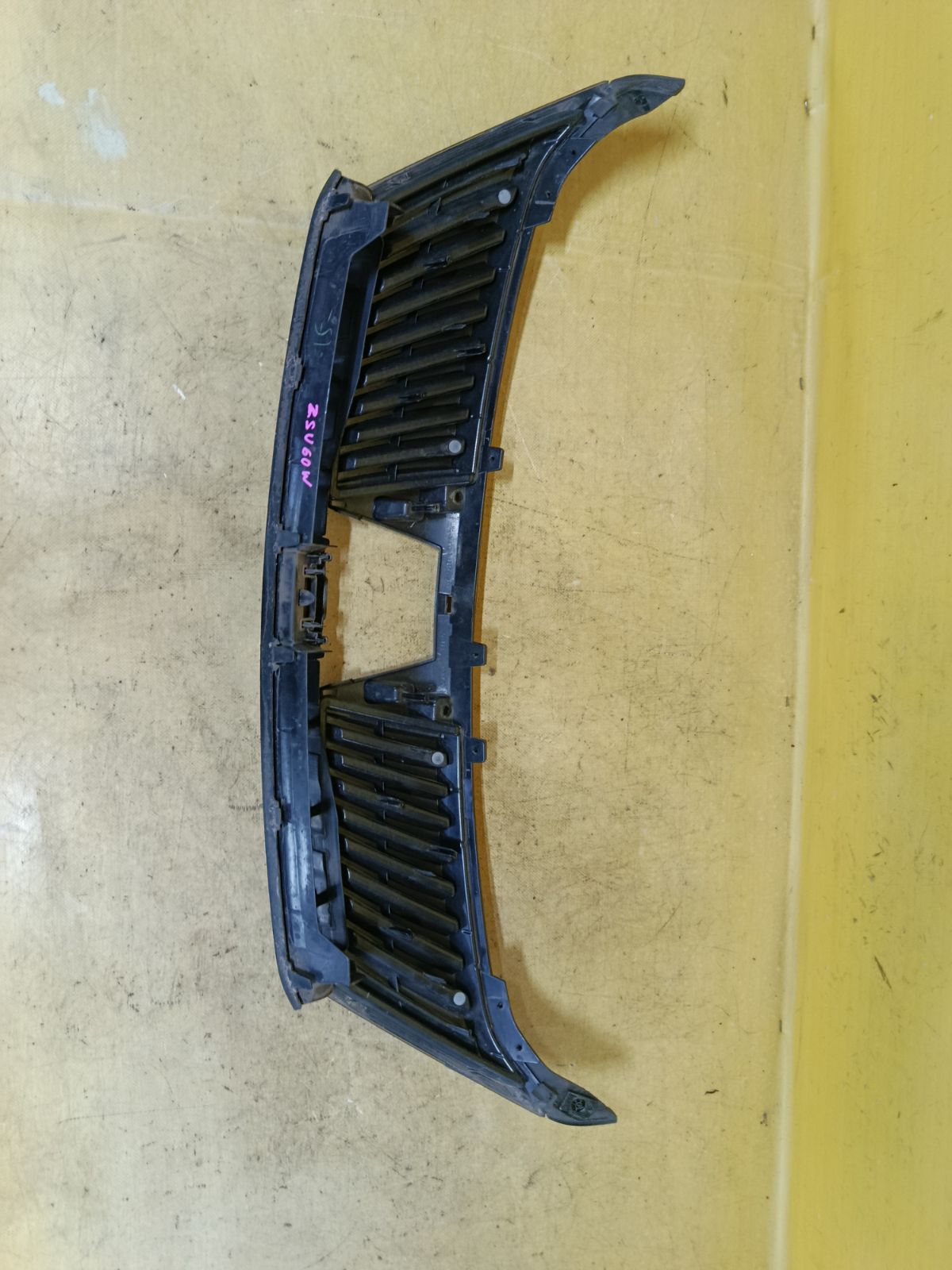 Решетка радиатора 53114-48050 на Toyota Harrier ZSU60W Фото 4