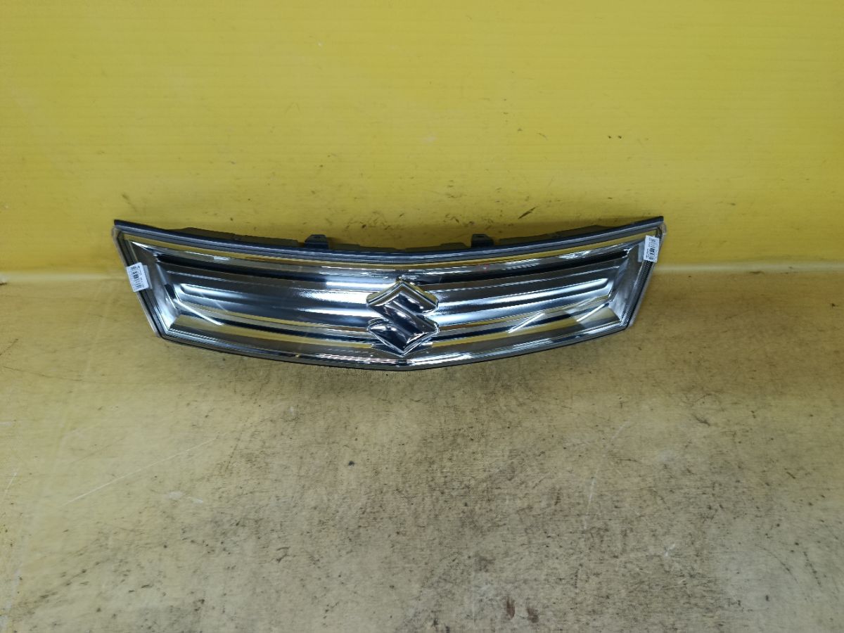 Решетка радиатора 72110-54M6 на Suzuki Solio MA15S Фото 1