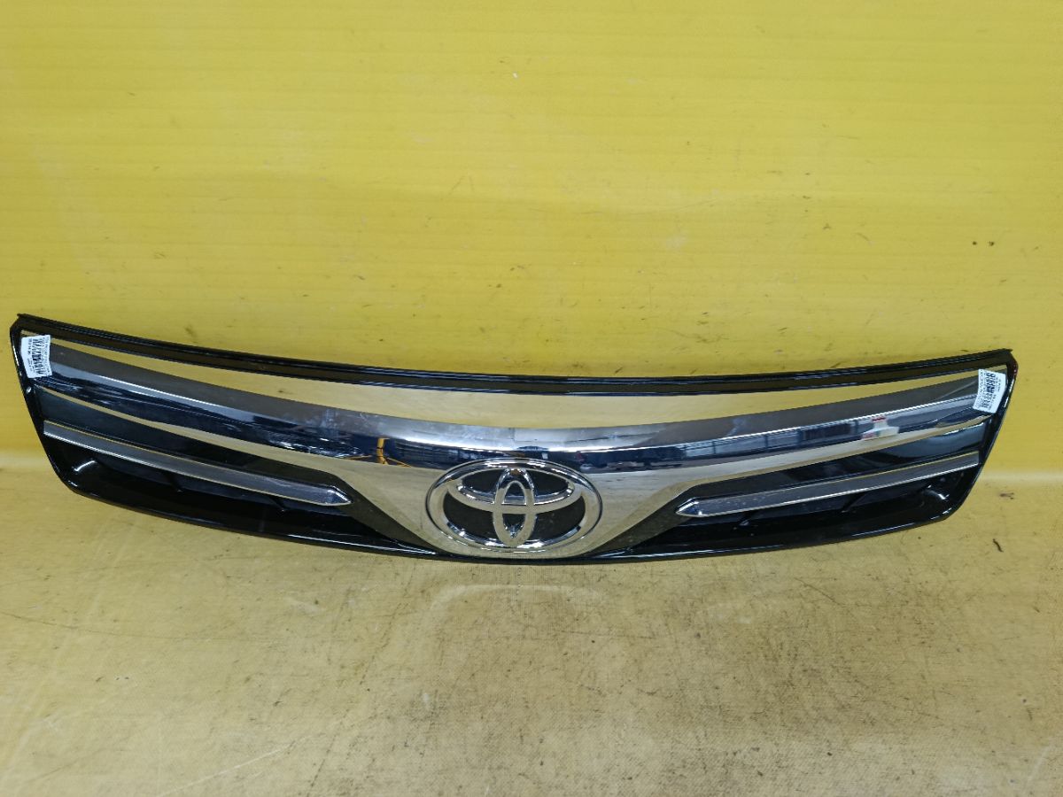 Решетка радиатора 53105-B1100 на Toyota Roomy M900A Фото 1