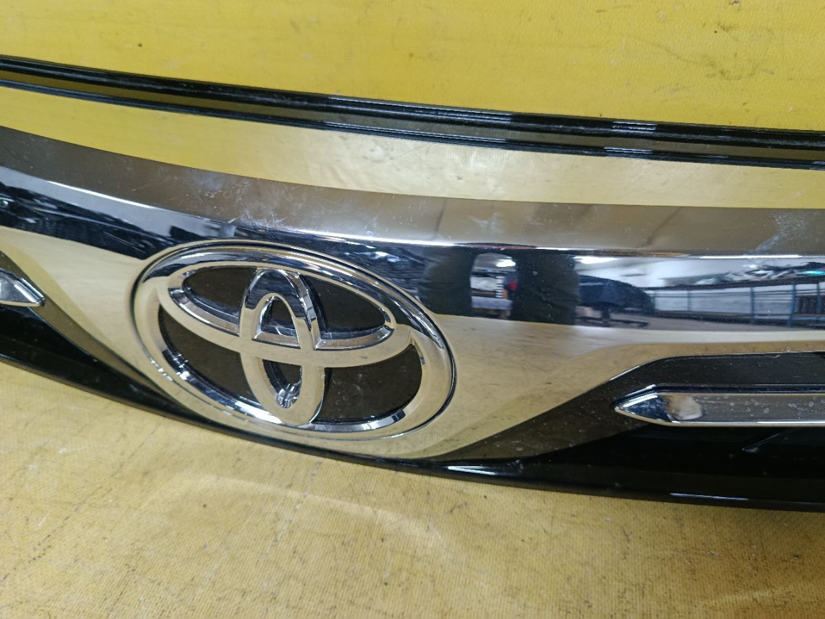 Решетка радиатора 53105-B1100 на Toyota Roomy M900A Фото 3