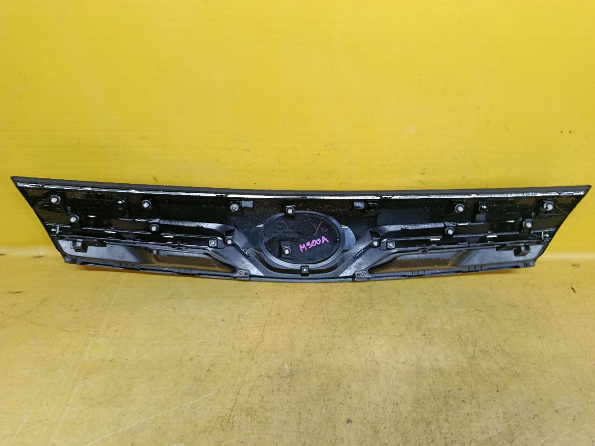 Решетка радиатора 53105-B1100 на Toyota Roomy M900A Фото 5