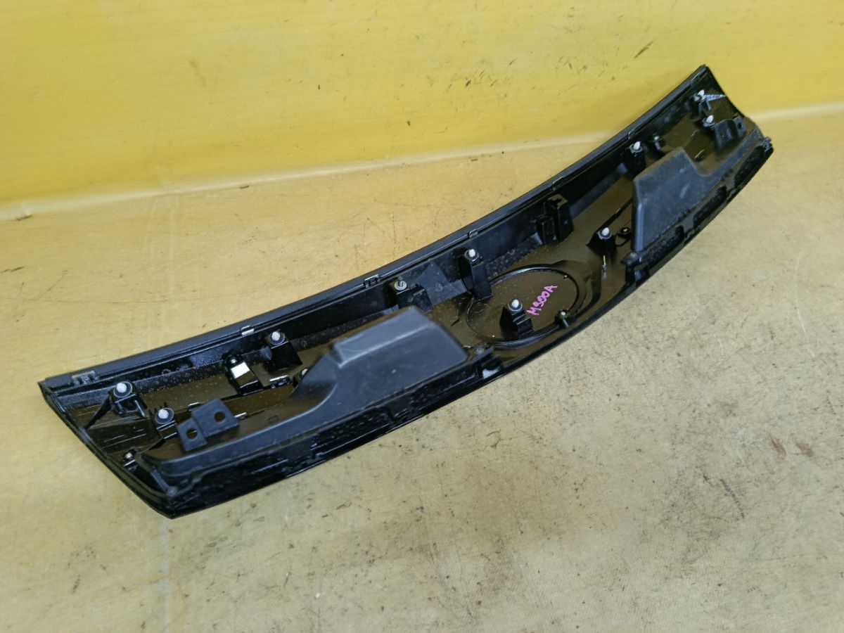 Решетка радиатора 53105-B1100 на Toyota Roomy M900A Фото 6