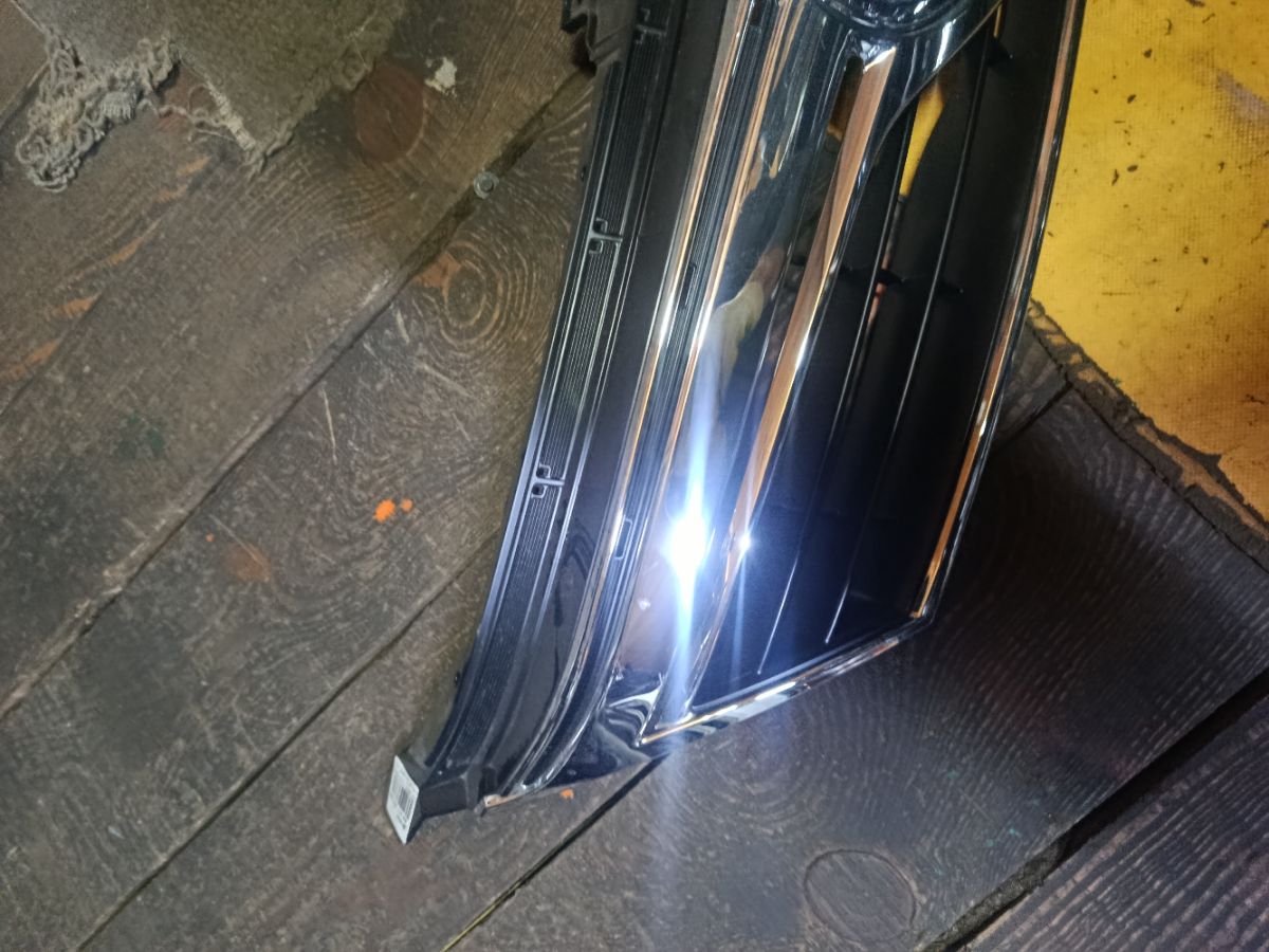 Решетка радиатора 53101-33380 на Toyota Camry AVV50 Фото 8