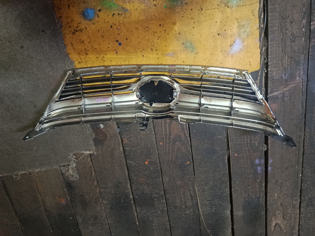 Решетка радиатора 53101-33380 на Toyota Camry AVV50 Фото 10