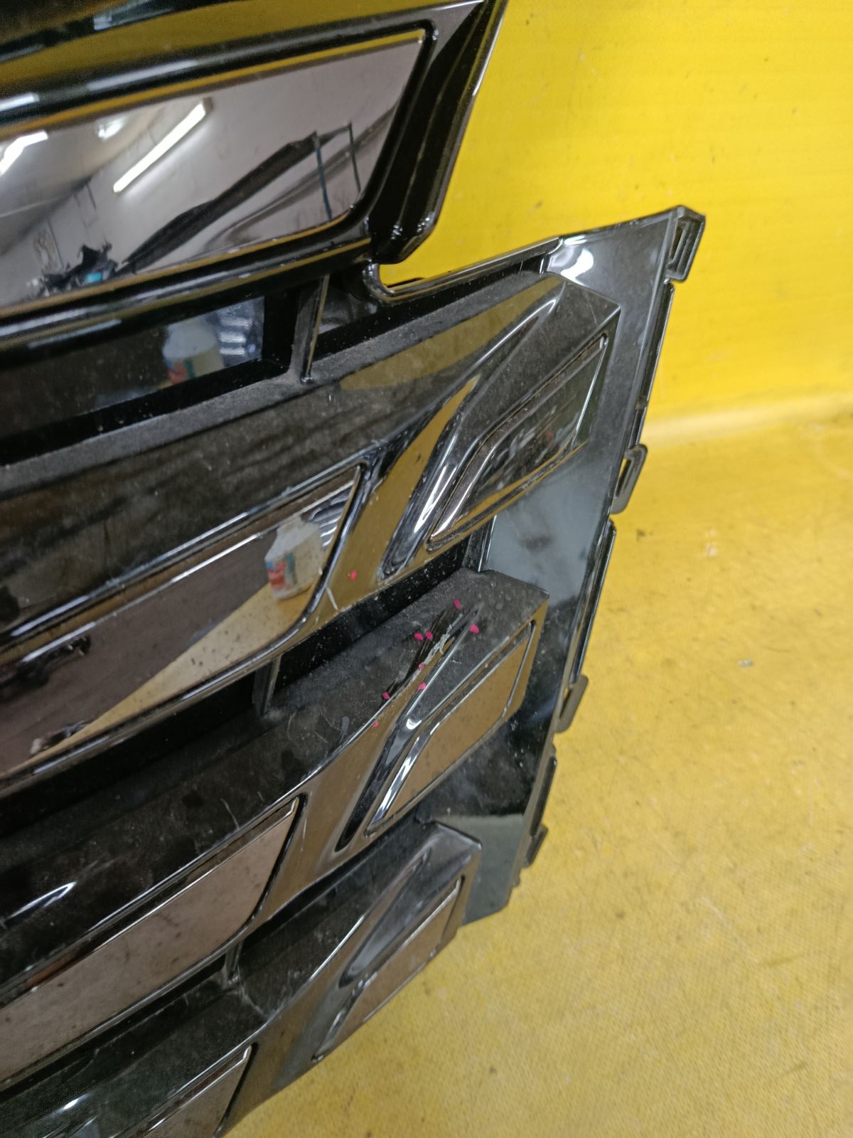 Решетка радиатора 53101-V2110, 53103-V2030 на Toyota Alphard AAHH40W Фото 6