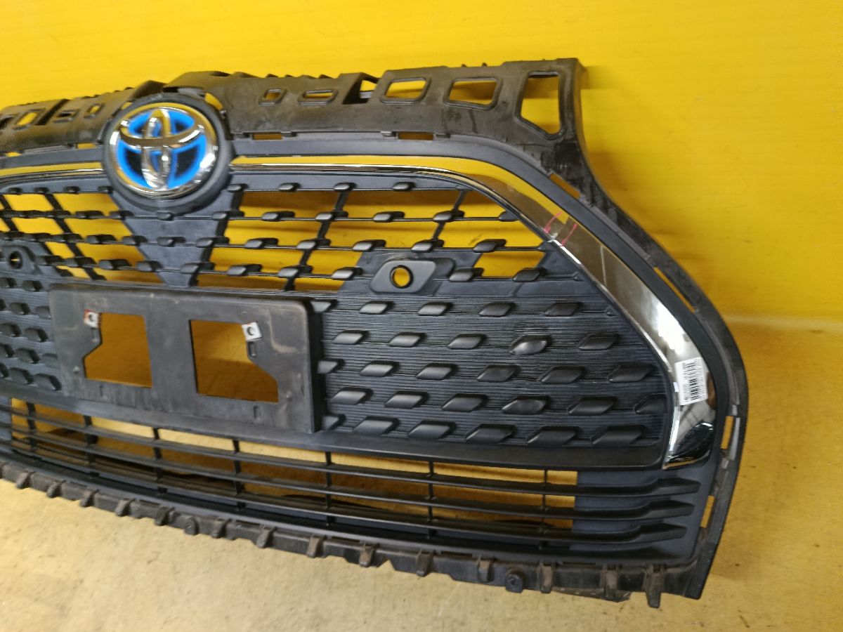 Решетка радиатора 53101-52670 на Toyota Sienta NHP170 Фото 5