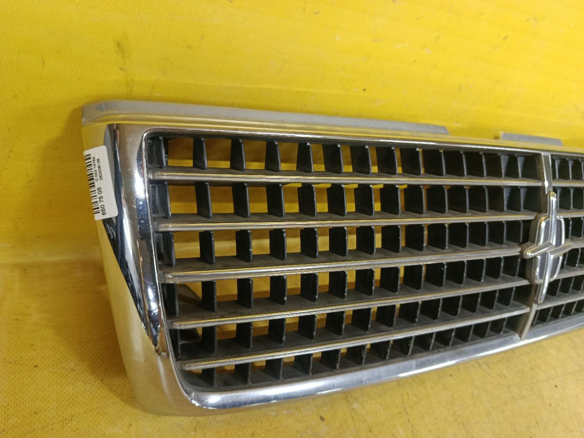 Решетка радиатора 62310-2H500 на Nissan Cedric QJY31 Фото 3