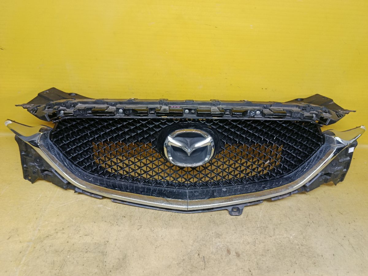 Решетка радиатора KB8B-50712 на Mazda Cx-5 KF2P Фото 1