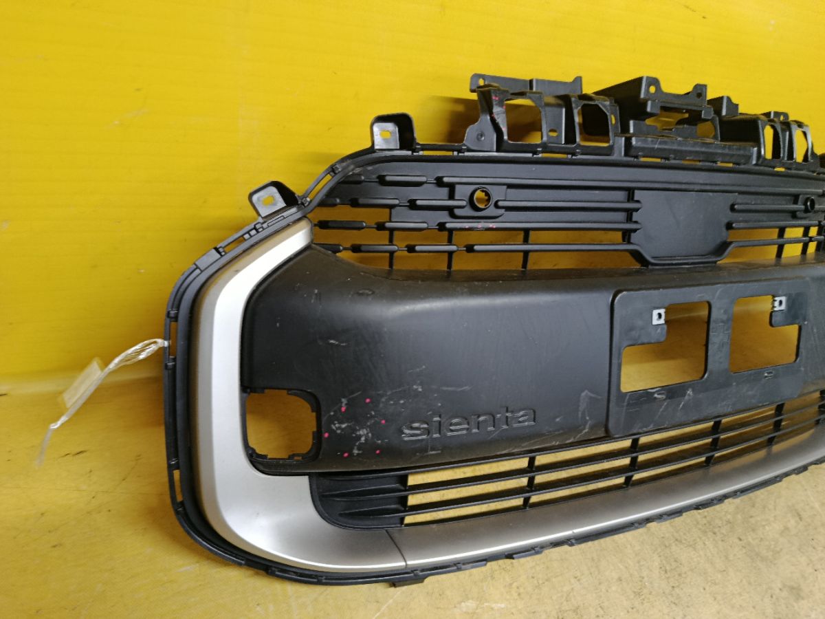 Решетка радиатора 53111-52G70 на Toyota Sienta MXPC10 Фото 6