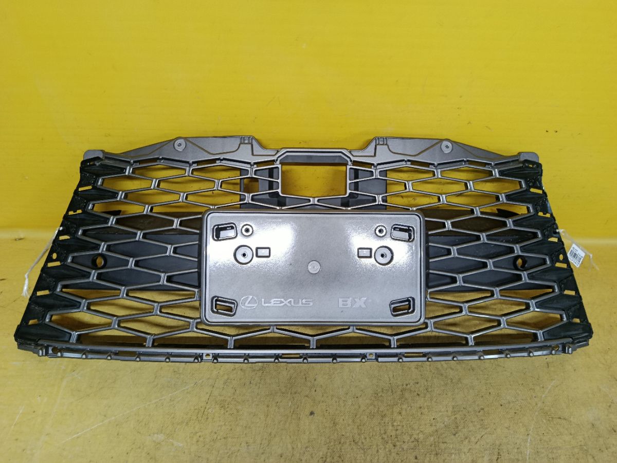 Решетка радиатора 53155-52220, 53101-52C30 на Lexus Lbx MAYH10 Фото 1