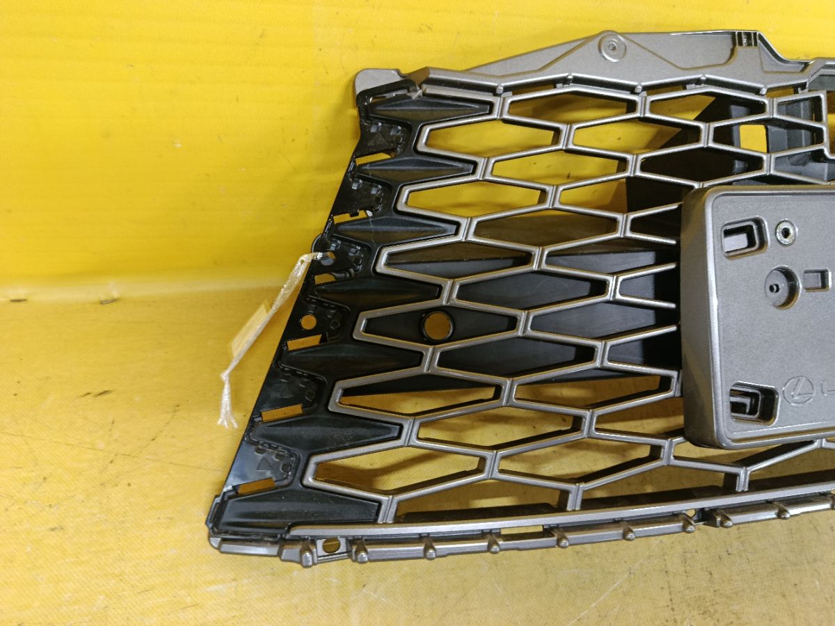 Решетка радиатора 53155-52220, 53101-52C30 на Lexus Lbx MAYH10 Фото 4