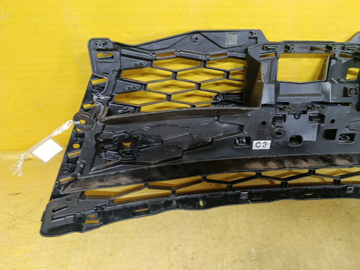 Решетка радиатора 53155-52220, 53101-52C30 на Lexus Lbx MAYH10 Фото 7