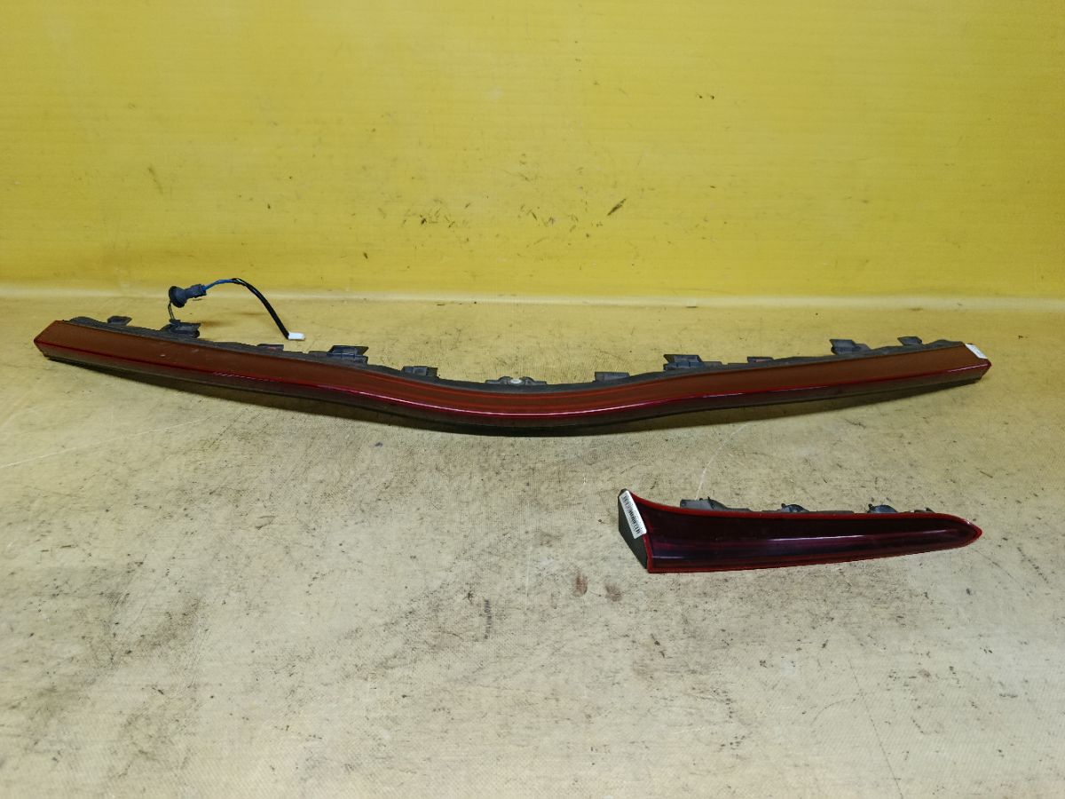 Стоп-планка 47-99 47-99,81006-47041, 81590-47030 на Toyota Prius ZVW52 Фото 1
