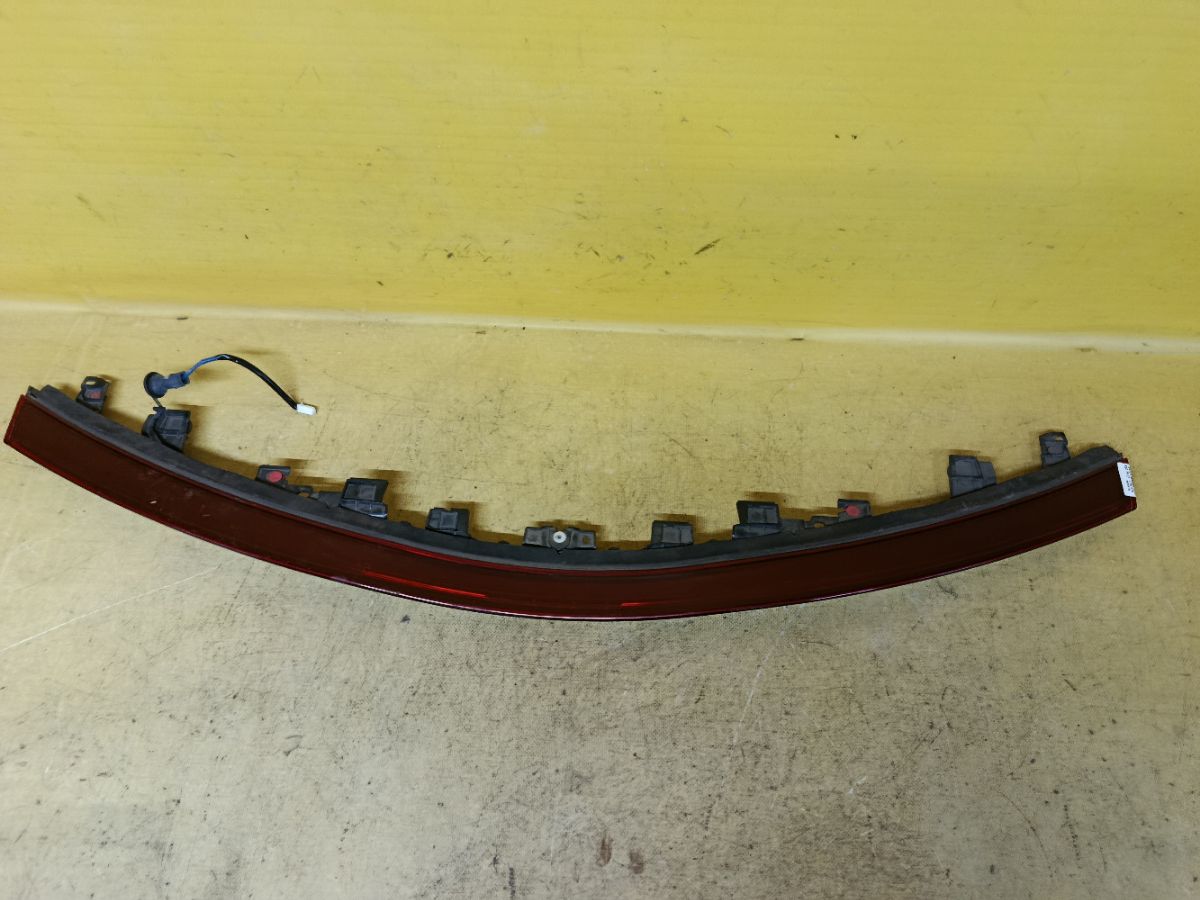 Стоп-планка 47-99 47-99,81006-47041, 81590-47030 на Toyota Prius ZVW52 Фото 3