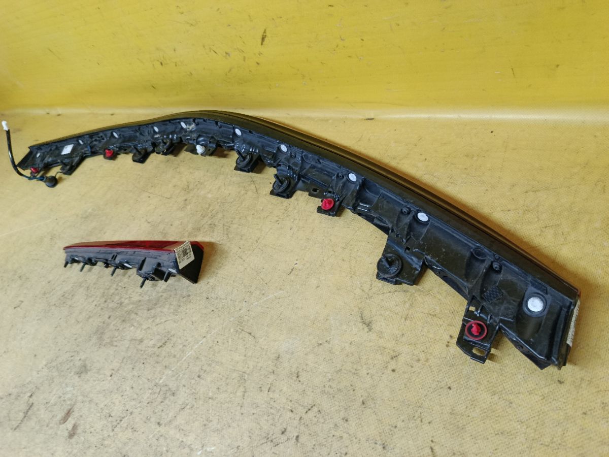 Стоп-планка 47-99 47-99,81006-47041, 81590-47030 на Toyota Prius ZVW52 Фото 10