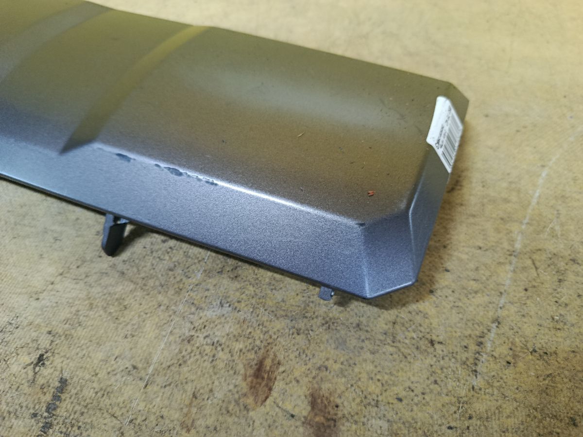 Накладка на бампер 52451-60030 на Toyota Land Cruiser TRJ250W Фото 3