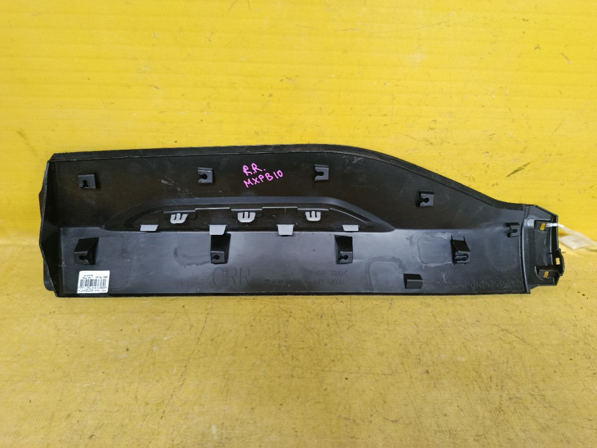 Молдинг на дверь 75077-52030 на Toyota Yaris Cross MXPB10 Фото 4