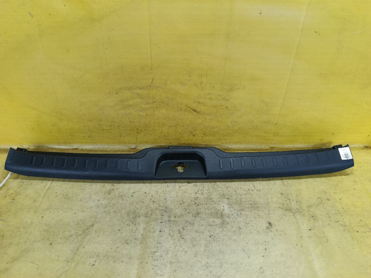Обшивка багажника 84990-1VA0A на Nissan Serena C26 Фото 2