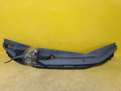Решетка под лобовое стекло на Honda Fit Hybrid GP1 74200-TF0-0000-50