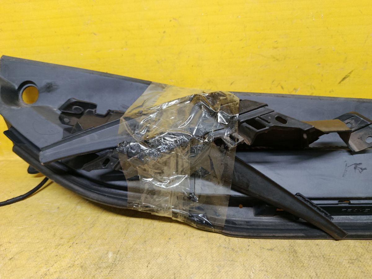 Решетка под лобовое стекло 74200-TF0-0000-50 на Honda Fit Hybrid GP1 Фото 5