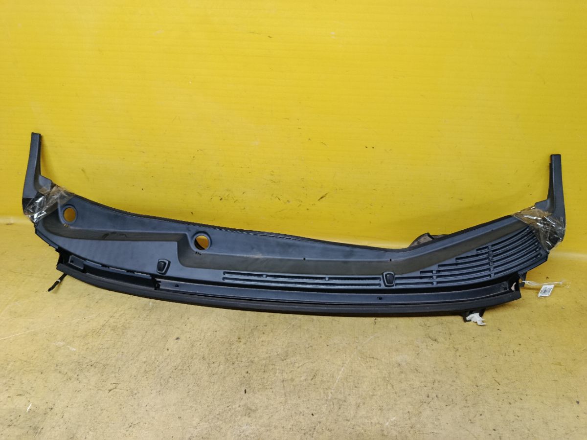 Решетка под лобовое стекло 55708-B2261 на Daihatsu Move LA150S Фото 1