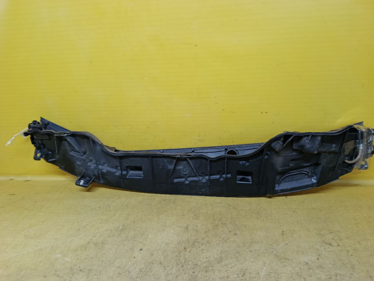 Решетка под лобовое стекло 55781-B2130 на Daihatsu Move LA100S Фото 6