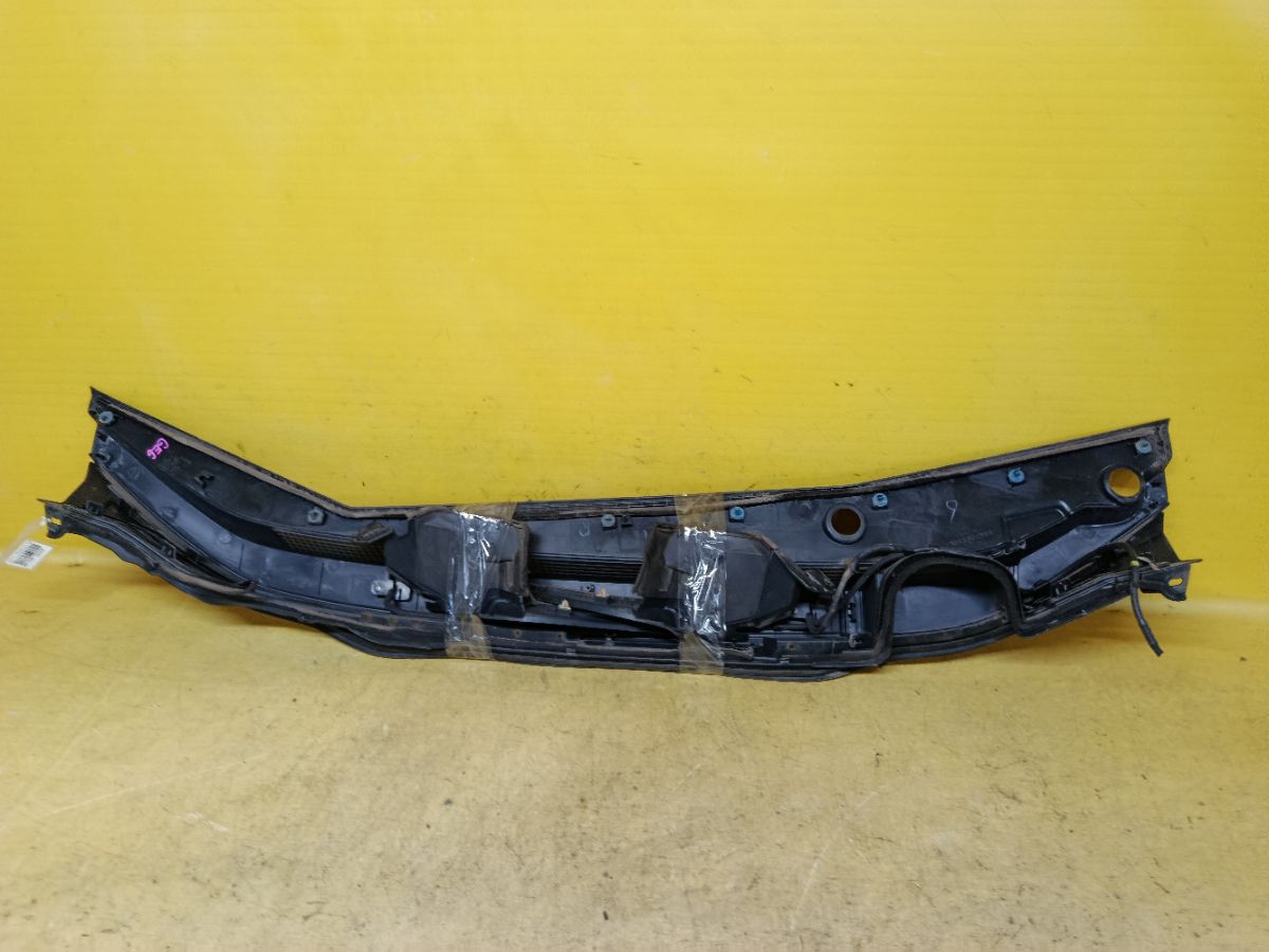 Решетка под лобовое стекло 74200-TF0-0000-50 на Honda Fit GE6 Фото 5