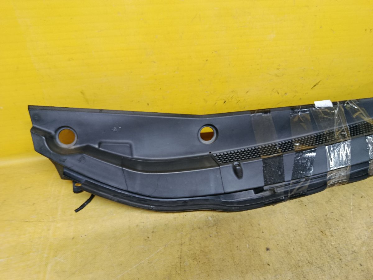 Решетка под лобовое стекло 74200-TF0-0000-50 на Honda Fit GE6 Фото 3