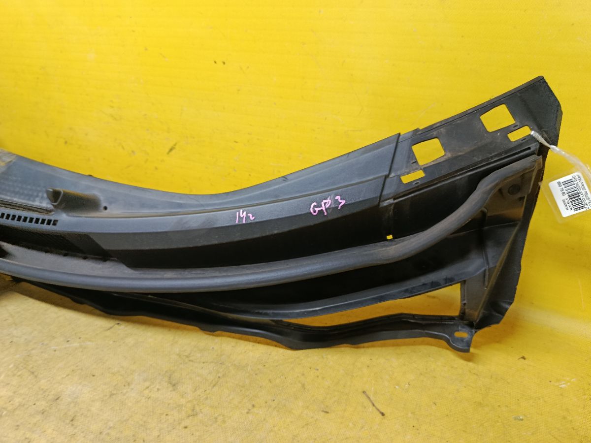 Решетка под лобовое стекло 74200-SYY-00-50 на Honda Freed Hybrid GP3 Фото 2