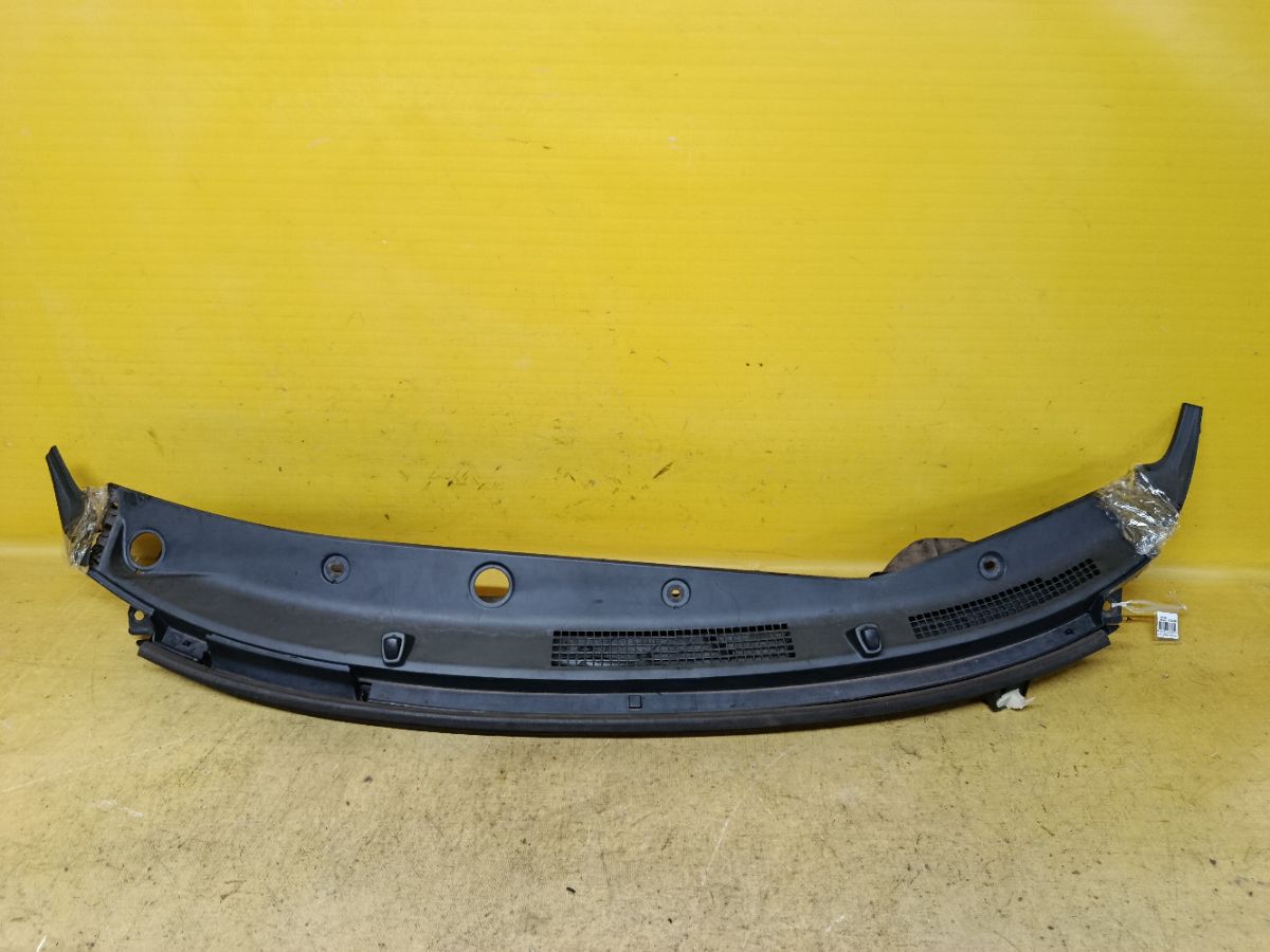Решетка под лобовое стекло 55781-B2130 на Daihatsu Move LA100S Фото 1