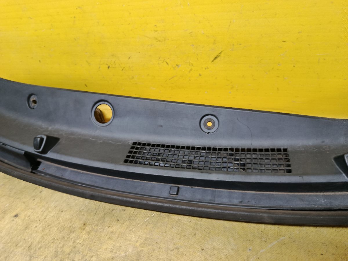 Решетка под лобовое стекло 55781-B2130 на Daihatsu Move LA100S Фото 3