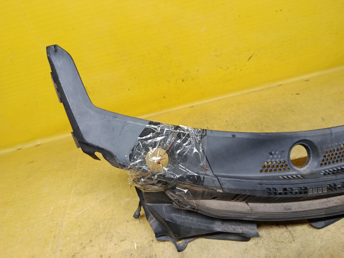 Решетка под лобовое стекло 74200-SYY-00-50 на Honda Freed GB3 Фото 4