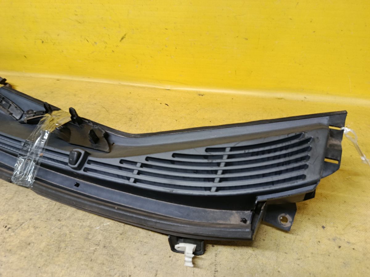 Решетка под лобовое стекло 55708-B2260 на Daihatsu Move LA150S Фото 2
