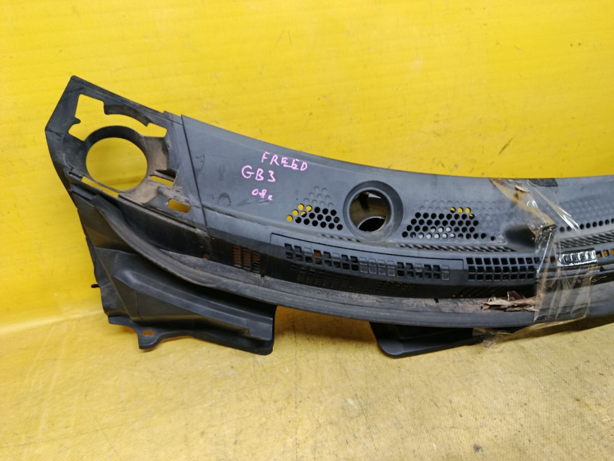 Решетка под лобовое стекло 74200-SYY-00-50 на Honda Freed GB3 Фото 4