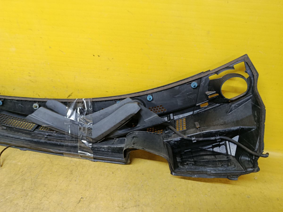 Решетка под лобовое стекло 74200-SYY-00-50 на Honda Freed GB3 Фото 6