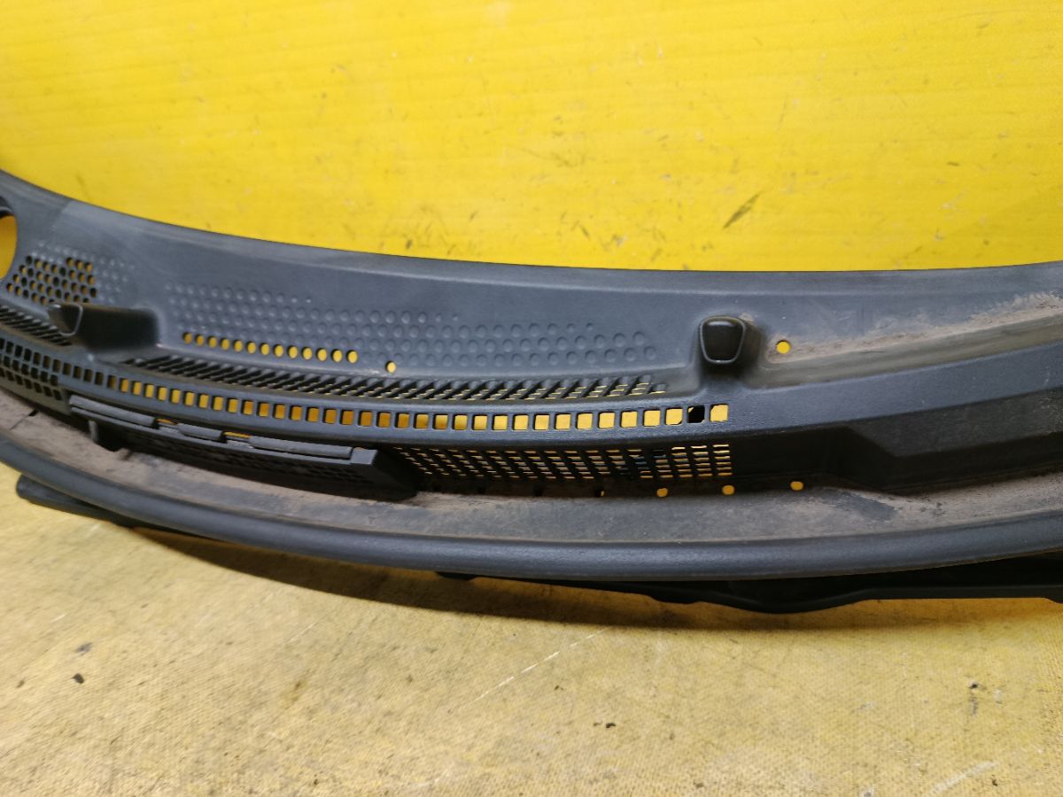 Решетка под лобовое стекло 74200-SYY-00-50 на Honda Freed GB3 Фото 3