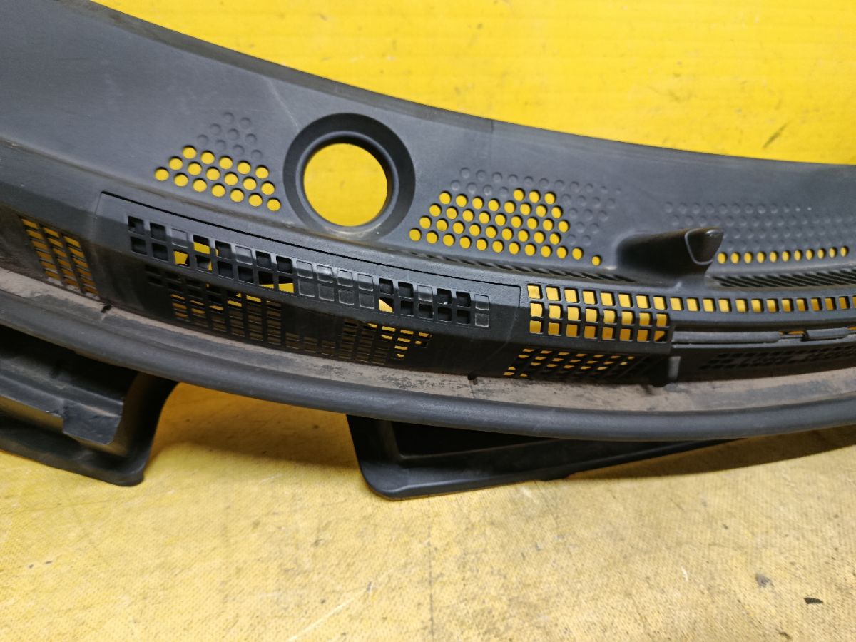 Решетка под лобовое стекло 74200-SYY-00-50 на Honda Freed GB3 Фото 5