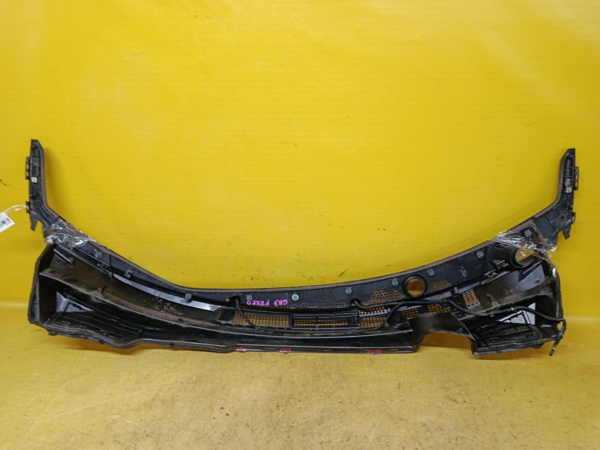 Решетка под лобовое стекло 74200-SYY-00-50 на Honda Freed GB3 Фото 6