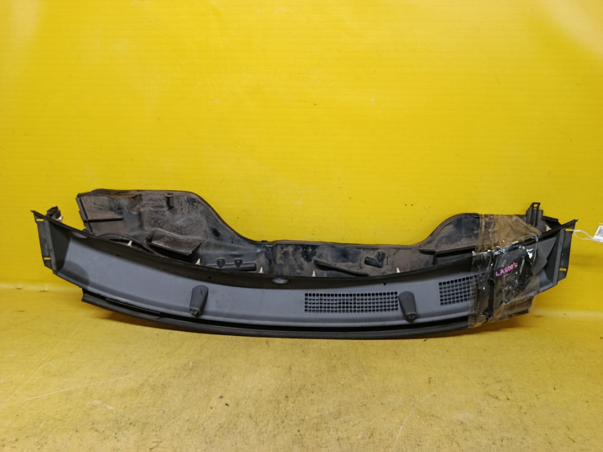 Решетка под лобовое стекло 55708-B2200 на Daihatsu Tanto LA600S Фото 1