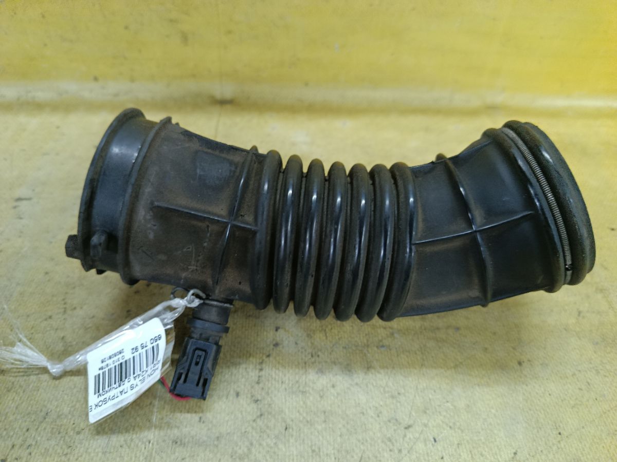 Патрубок воздушн.фильтра на Honda Elysion RR1 K24A Фото 1