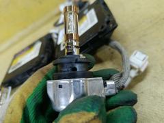 Блок розжига ксенона 85967-52030 на Toyota Noah AZR60G Фото 4