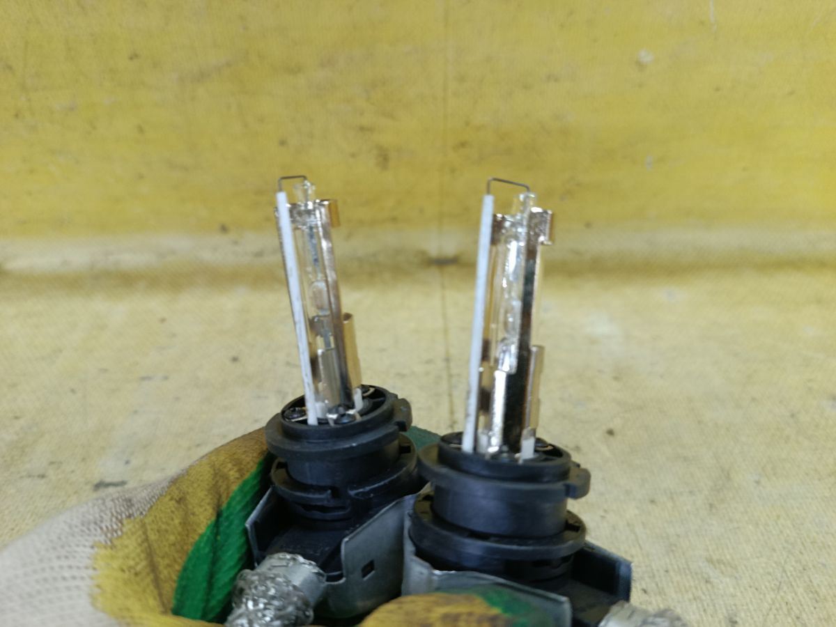 Блок розжига ксенона 85967-20010 на Toyota Bb QNC21 Фото 4