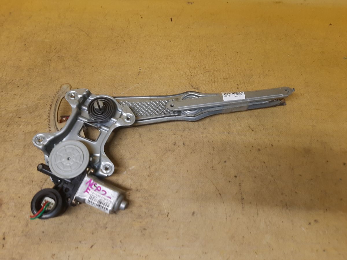 Стеклоподъемный механизм 85720-52020 на Toyota Funcargo NCP20 Фото 1