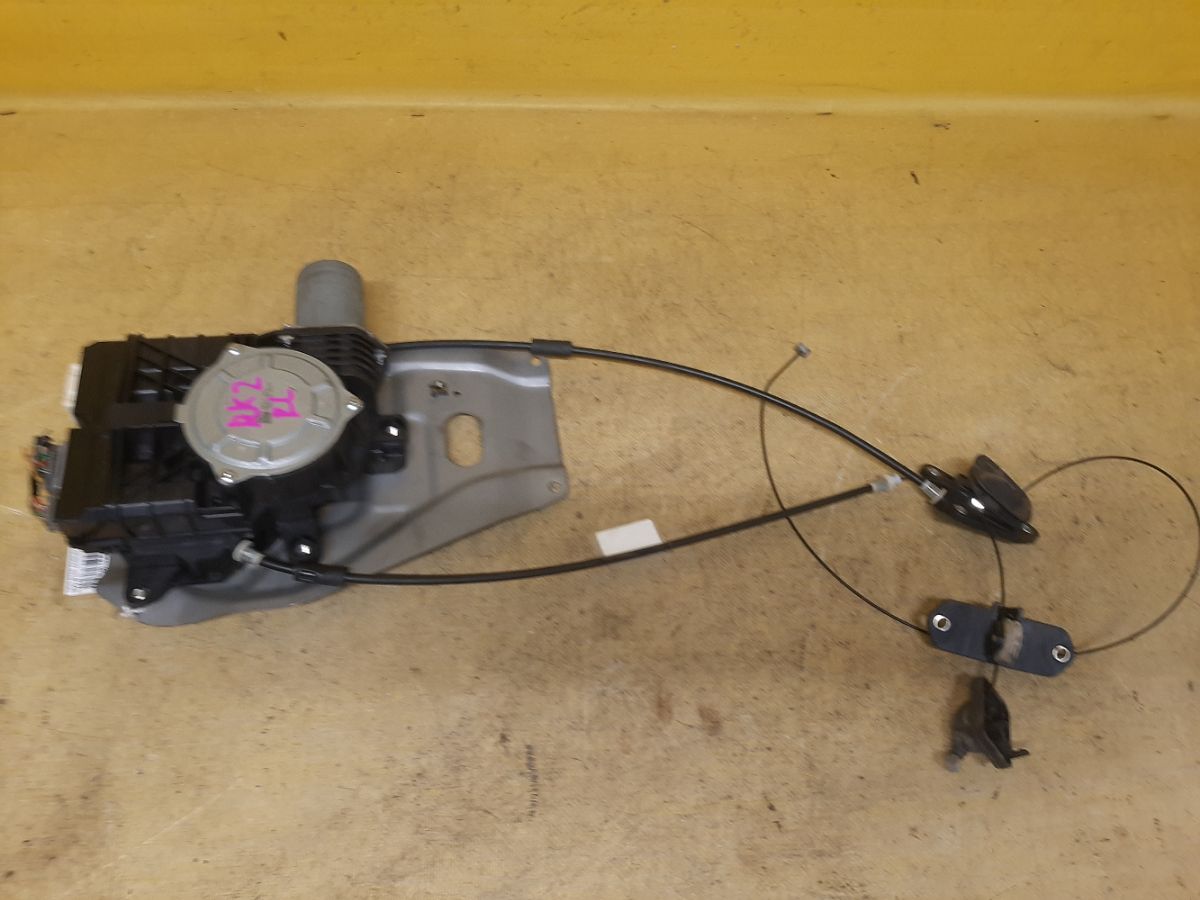 Доводчик двери на Honda Stepwgn RK2 Фото 4