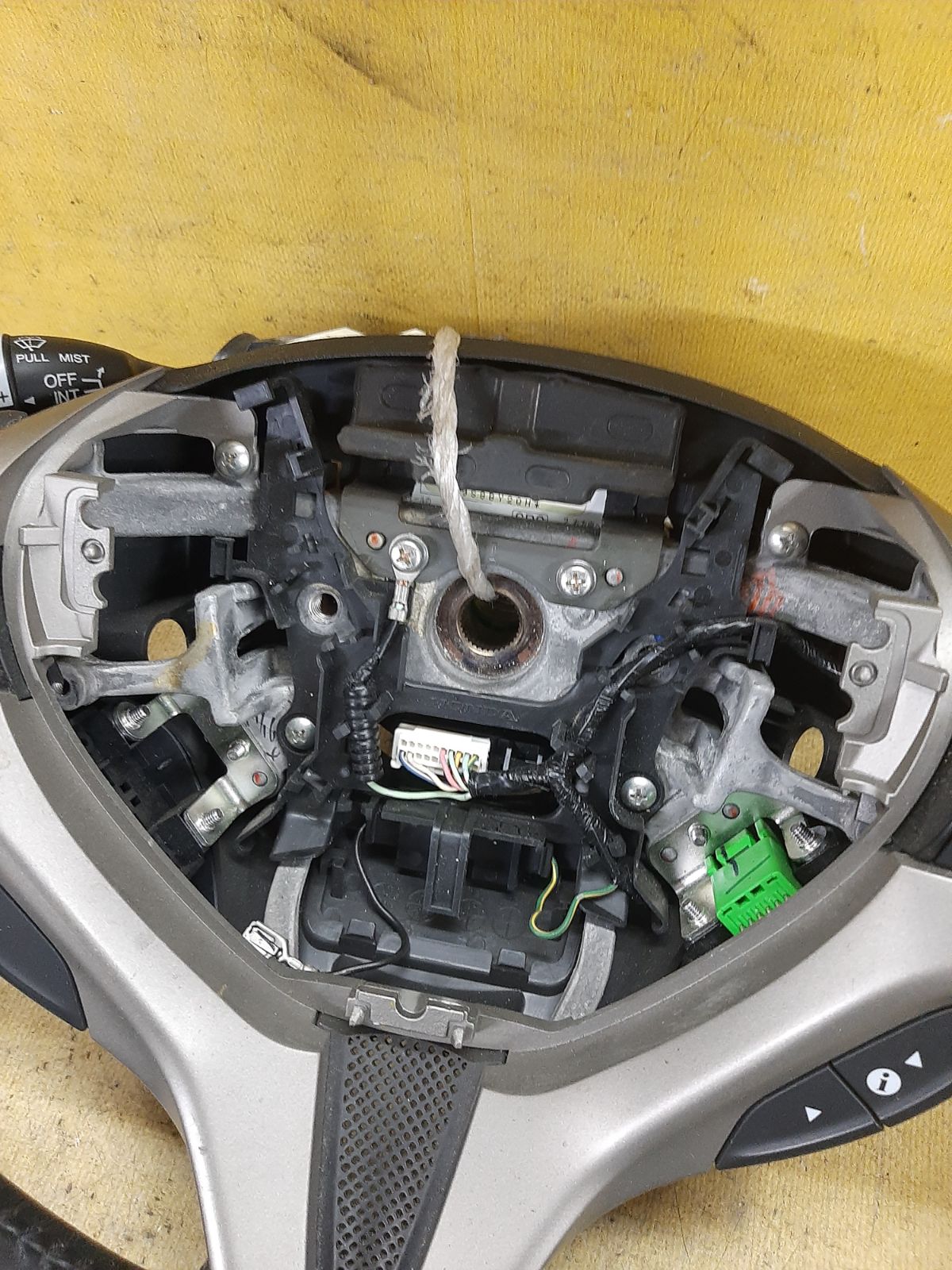 Руль на Honda Fit Hybrid GP1 Фото 2