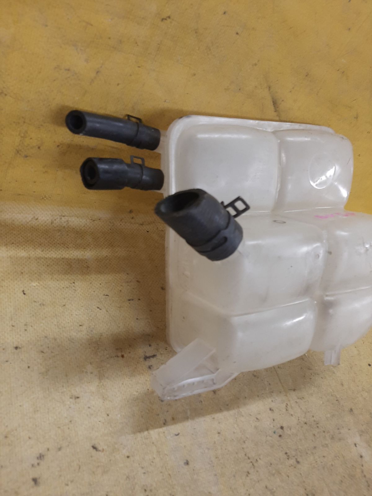 Бачок расширительный 3M5H-8K218-AJ на Mazda Axela BK5P ZY-VE Фото 4