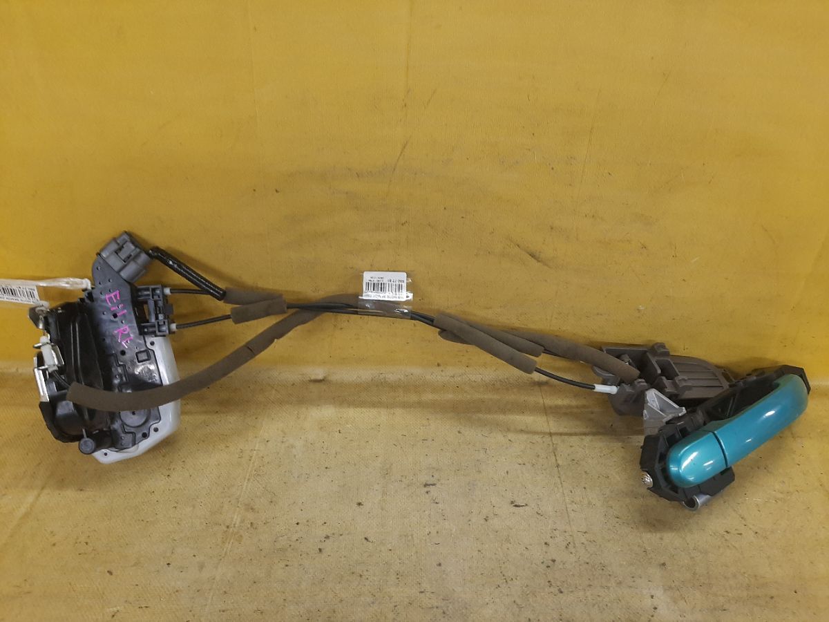 Замок двери на Nissan Note E11 Фото 1