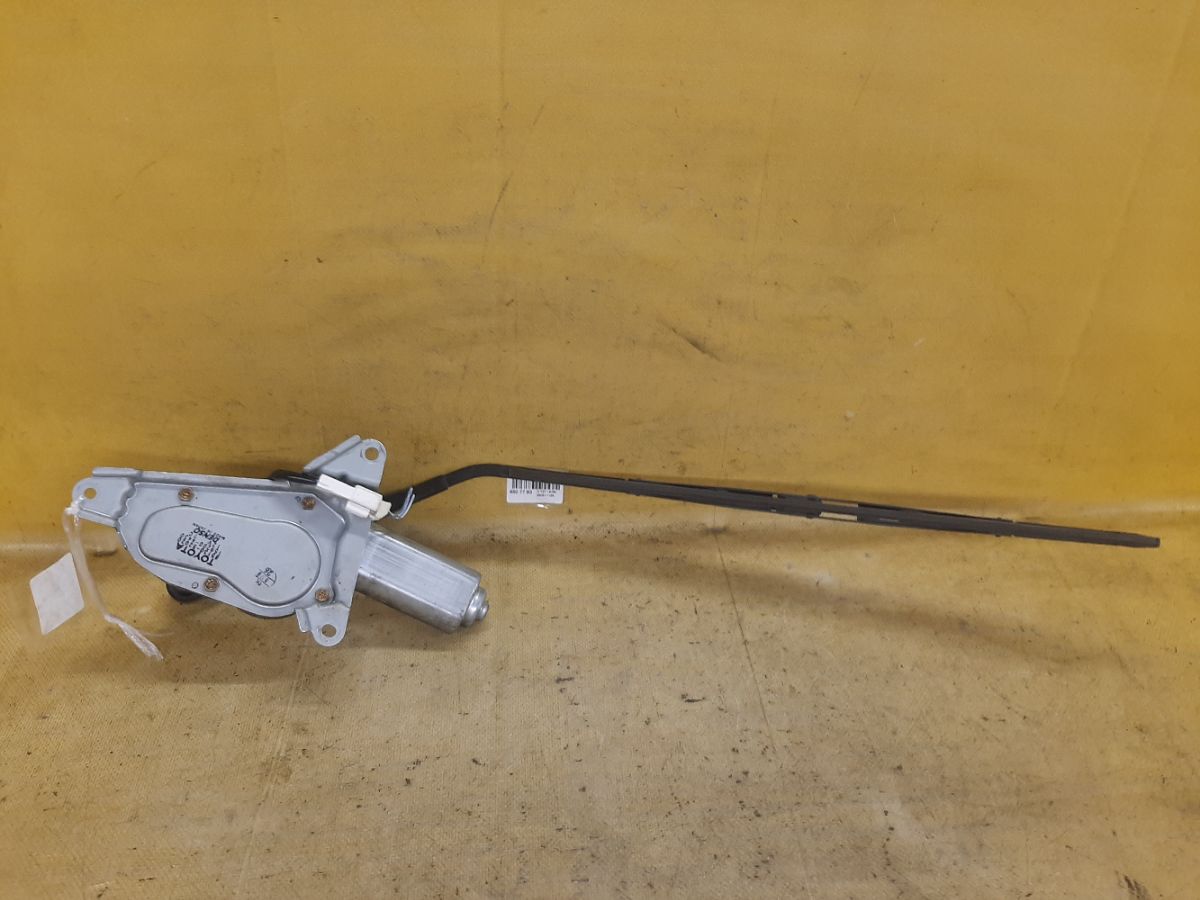 Мотор привода дворников 85130-52020 на Toyota Funcargo NCP20 Фото 2